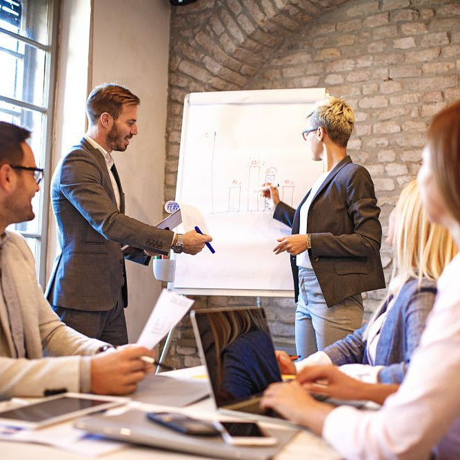 Opportunità di Lavoro post Master: come Dirextra collega gli studenti alle Aziende partner